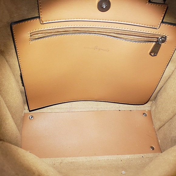 Urban Originals Leather Hand Bag - Picture 3 of 5